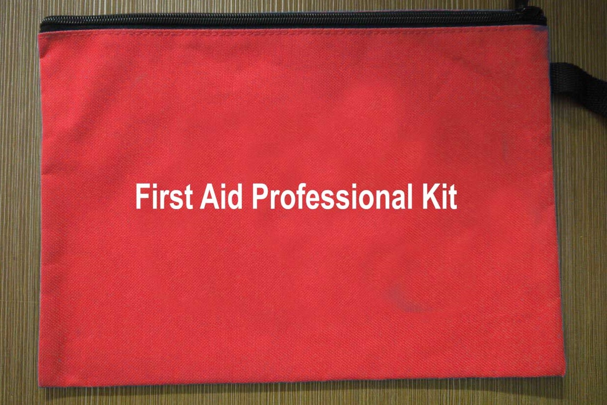 תרמיל בד קורדורה 1 תא *אדום - ריק 22*30 ס"מ first aid